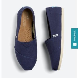 Tom's canvas shoes slip-ons